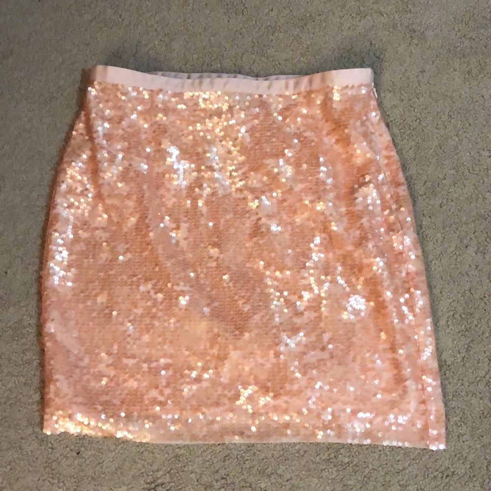 Pink sequin skirt from loft. Size 4